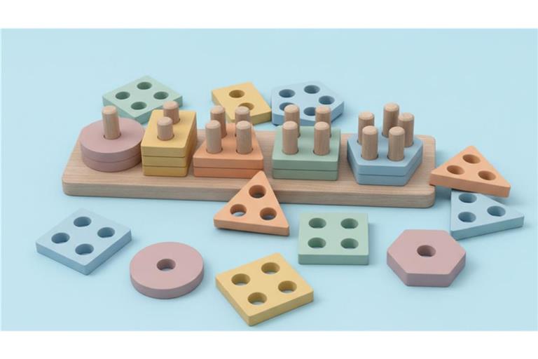 Von diesem Holz-Set können sich Kleinteile lösen.