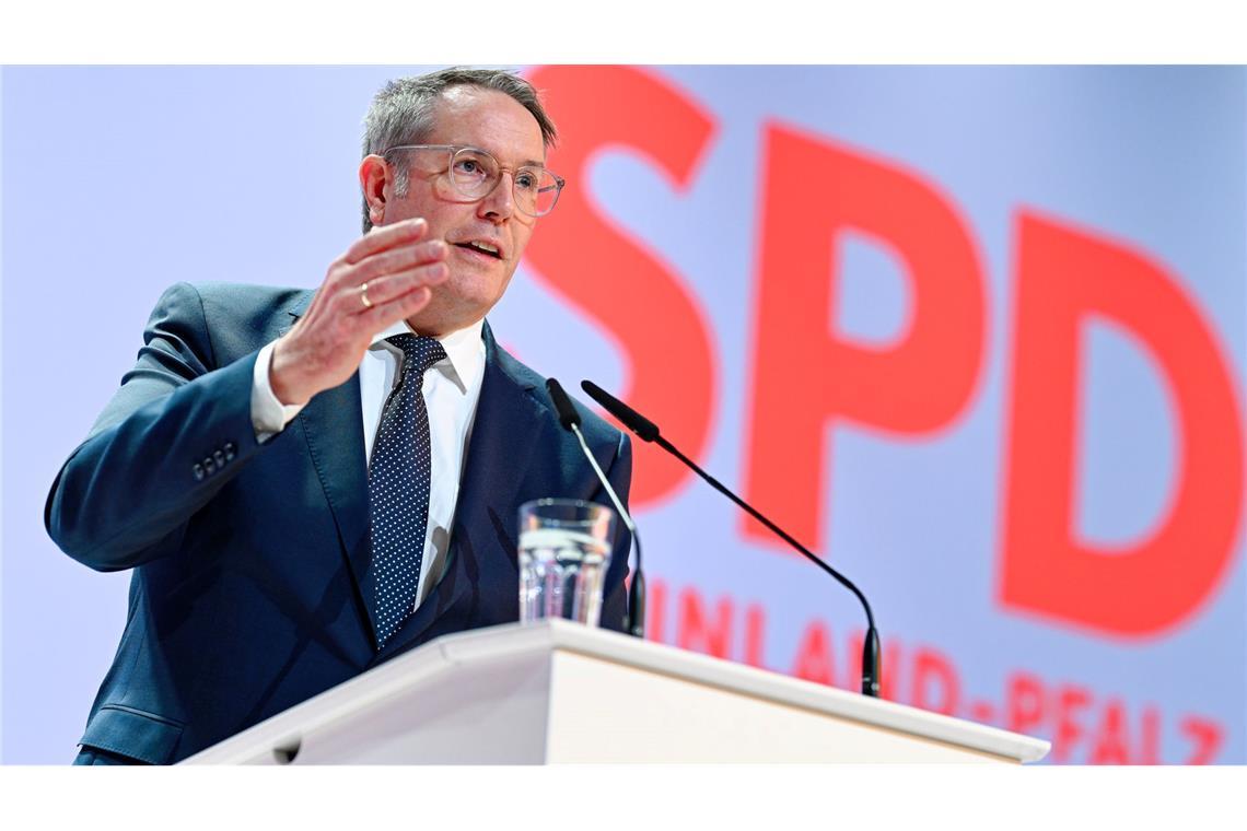 "Von Lifestyle-Arbeitnehmern sehe ich wenig in Deutschland und in meinem Land Rheinland-Pfalz", sagt Ministerpräsident Schweitzer. (Archivbild)