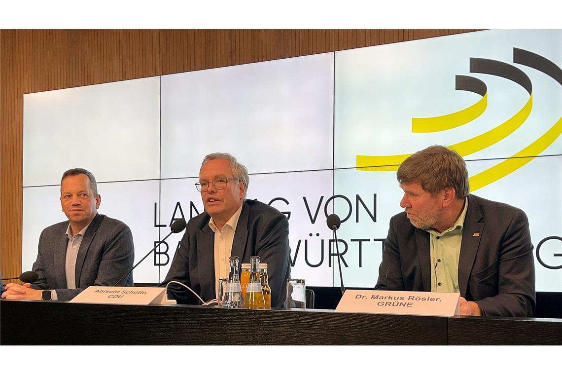 Haushälter kriegen sich auf offener Bühne in die Haare Von links: Die Landtagsabgeordneten Nicolas Fink (SPD), Albrecht Schütte (CDU) und Markus Rösler (Grüne)