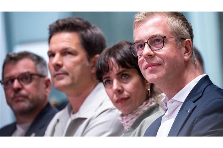 Von links nach rechts: Werner Graf (Grüne), Steffen Krach (SPD), Elif Eralp (Linke), Stefan Evers (CDU).
