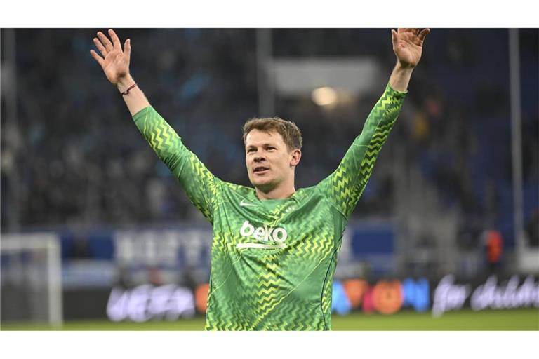 Von Stuttgart an den Bosporus: Seit seinem Wechsel vom VfB zu Besiktas ist Alexander Nübel zum starken Rückhalt seiner Mannschaft geworden. Die als leidenschaftlich bekannten Fans von Besiktas scheinen den Ex-Stuttgart ins Herz geschlossen zu haben.