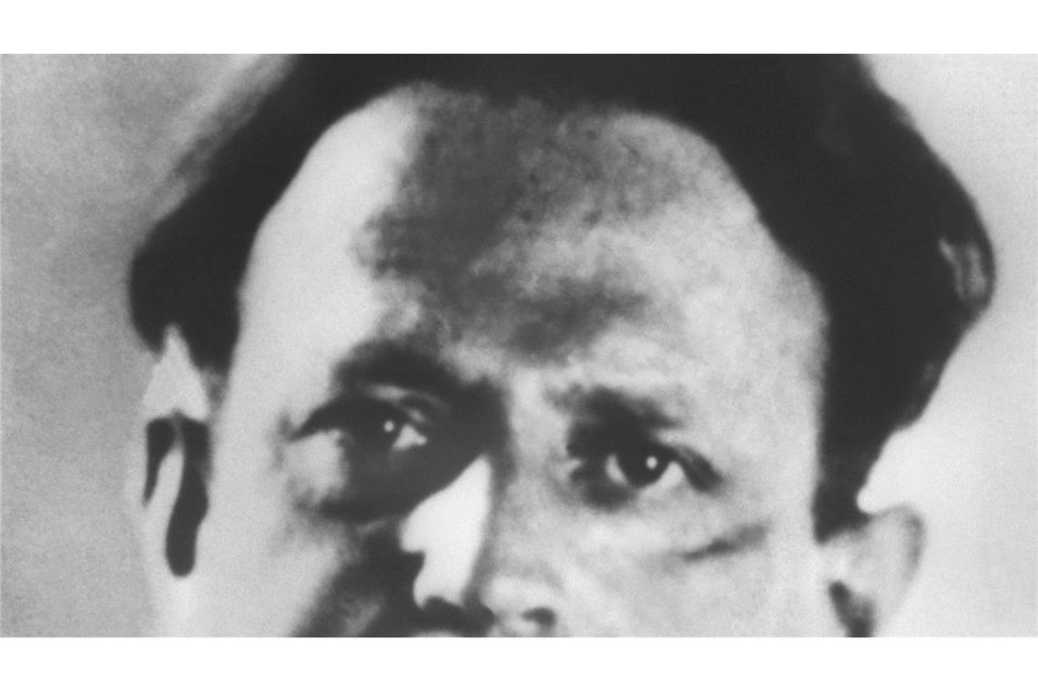 Schon 100 Jahre aktuell: Tucholskys "Zentrale" Vor 100 Jahren veröffentlichte Kurt Tucholsky die Satire "Die Zentrale" (Archivbild).