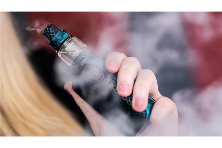 Vor allem bei jungen Menschen sind Vapes beliebt. (Symbolbild)