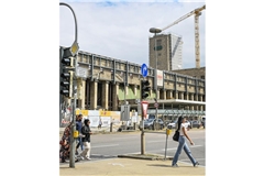 Vor allem die Fußgänger sollen auf der bislang viel befahrenen Straße deutlich mehr Platz bekommen.