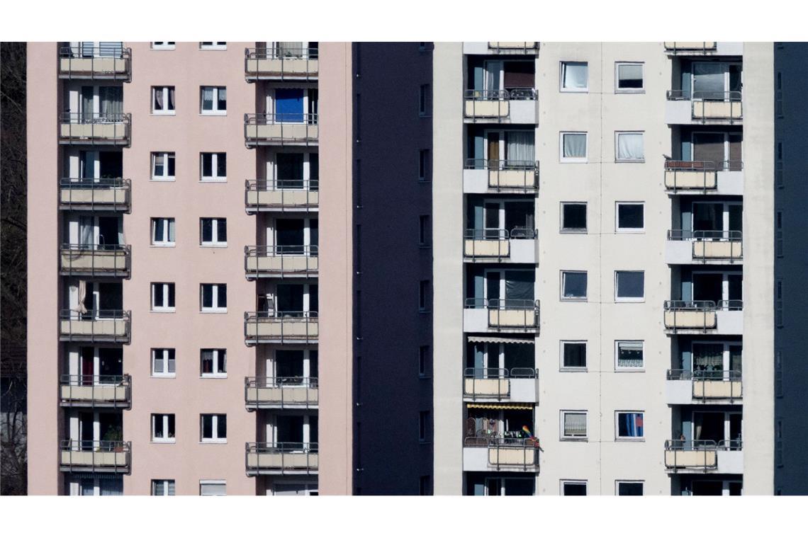 Mehr Bürgergeld-Haushalte zahlen fürs Wohnen drauf Vor allem in Großstädten ist es schwierig, bezahlbare Wohnungen zu finden. (Archivbild)