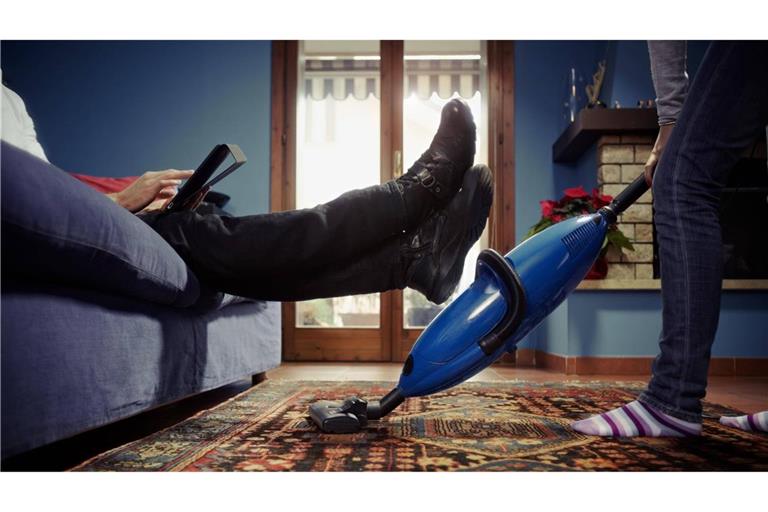 Vor allem jüngere Männer befürworten rückständige Rollenmodelle vermehrt wieder (Symbolfoto).