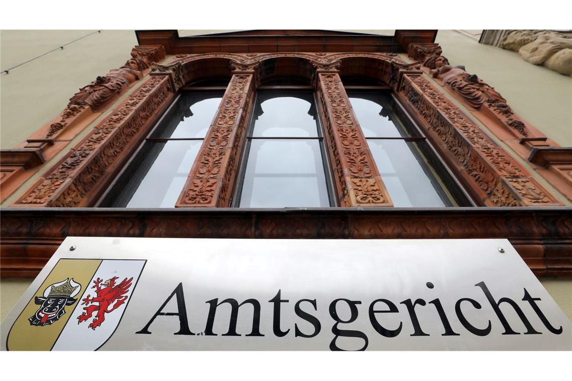 Vor dem Amtsgericht in Wismar waren zwei Jugendliche am Dienstag verurteilt worden. (Symbolbild)