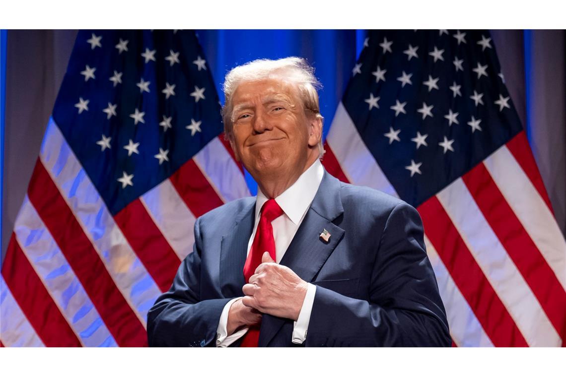 Trump bei Biden im Weißen Haus - Moderator als Pentagon-Chef Vor dem Besuch im Weißen Haus ließ sich Trump von Parteikollegen feiern.