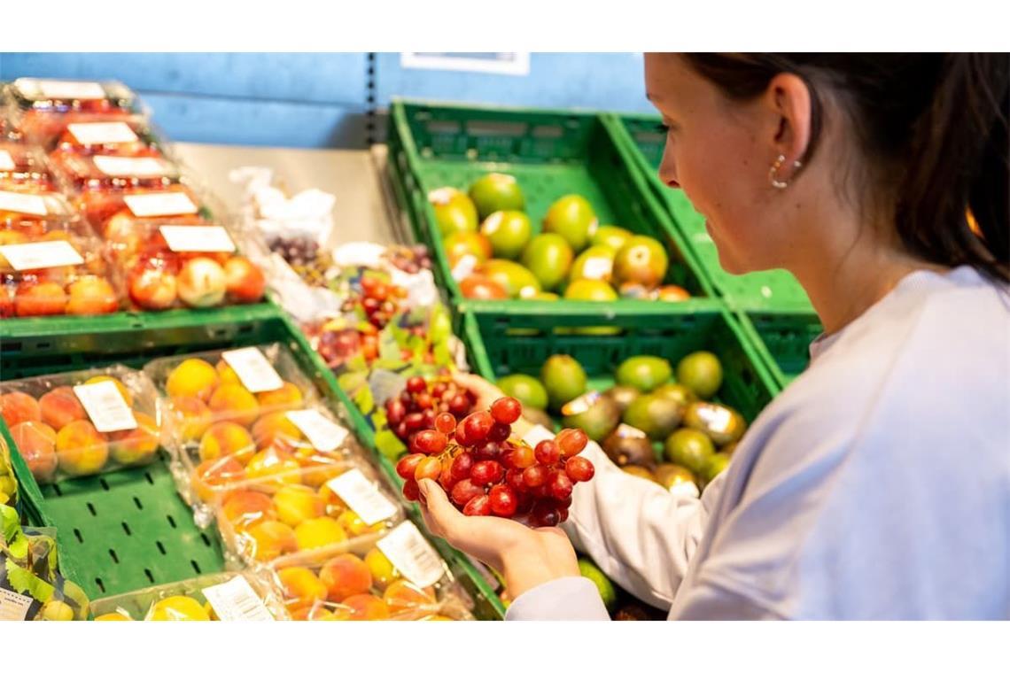 Vor dem Kauf mal probieren? Das dürfen Kundinnen und Kunden im Supermarkt nicht.