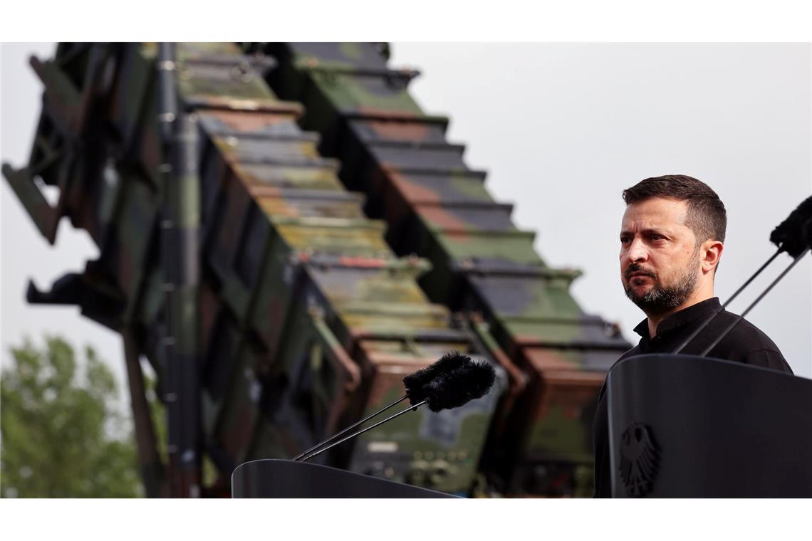 Selenskyj drängt auf Lieferung von Flugabwehr vor dem Winter Vor dem kommenden Winter drängt der ukrainische Staatschef Wolodymyr Selenskyj auf die Lieferung zugesagter Flugabwehrsysteme. (Archivbild)