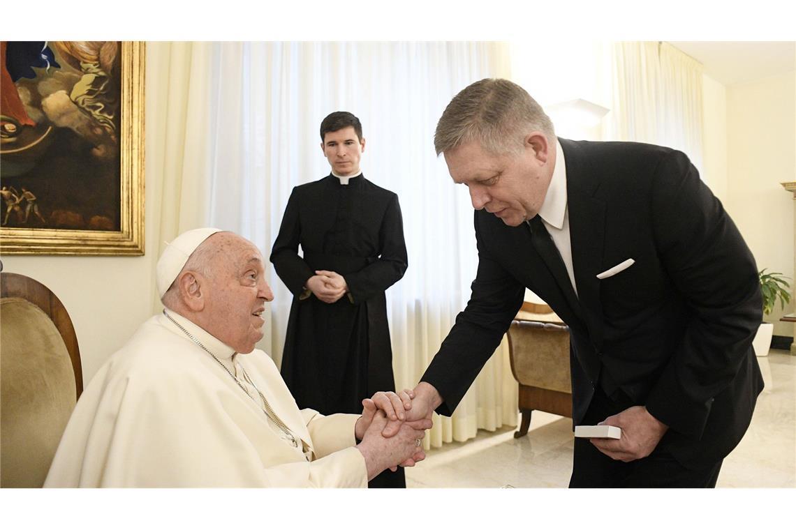 Vatikan: Papst sagt auch Angelus-Gebet ab Vor dem Krankenhausaufenthalt empfing der Papst noch den slowakischen Ministerpräsidenten Robert Fico im Vatikan.
