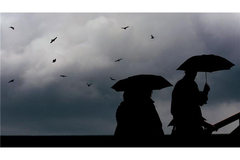 Vor dem langen Osterwochenende müssen sich die Menschen im Südwesten noch etwas gedulden, bis die Sonne länger scheint (Symbolbild).