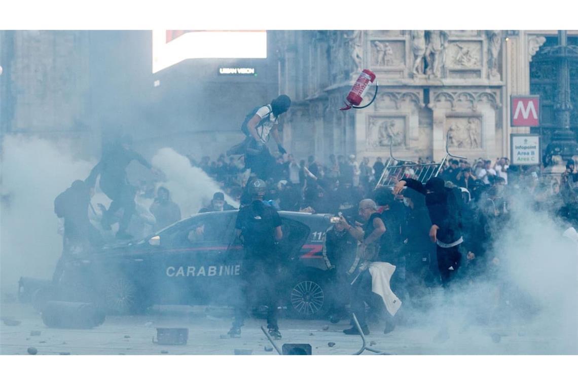 Vor dem Mailänder Dom kam es zu gewalttätigen Protesten.