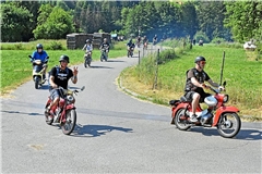 Vor drei Jahren kurvte ein entspanntes Teilnehmerfeld durch den Schwäbischen Wald. Foto: Tobias Sellmaier.