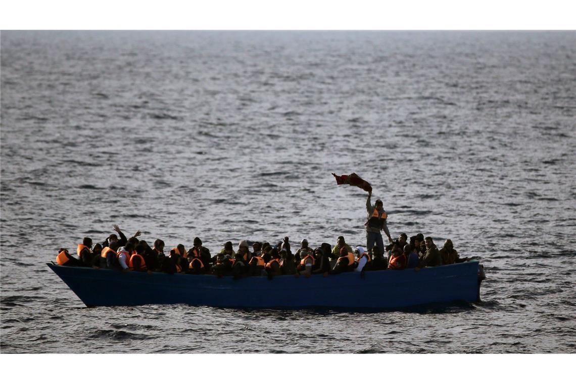 Vor Lampedusa ist ein Boot mit MIgranten gesunken - ein Kind wird vermisst. (Archivbild)