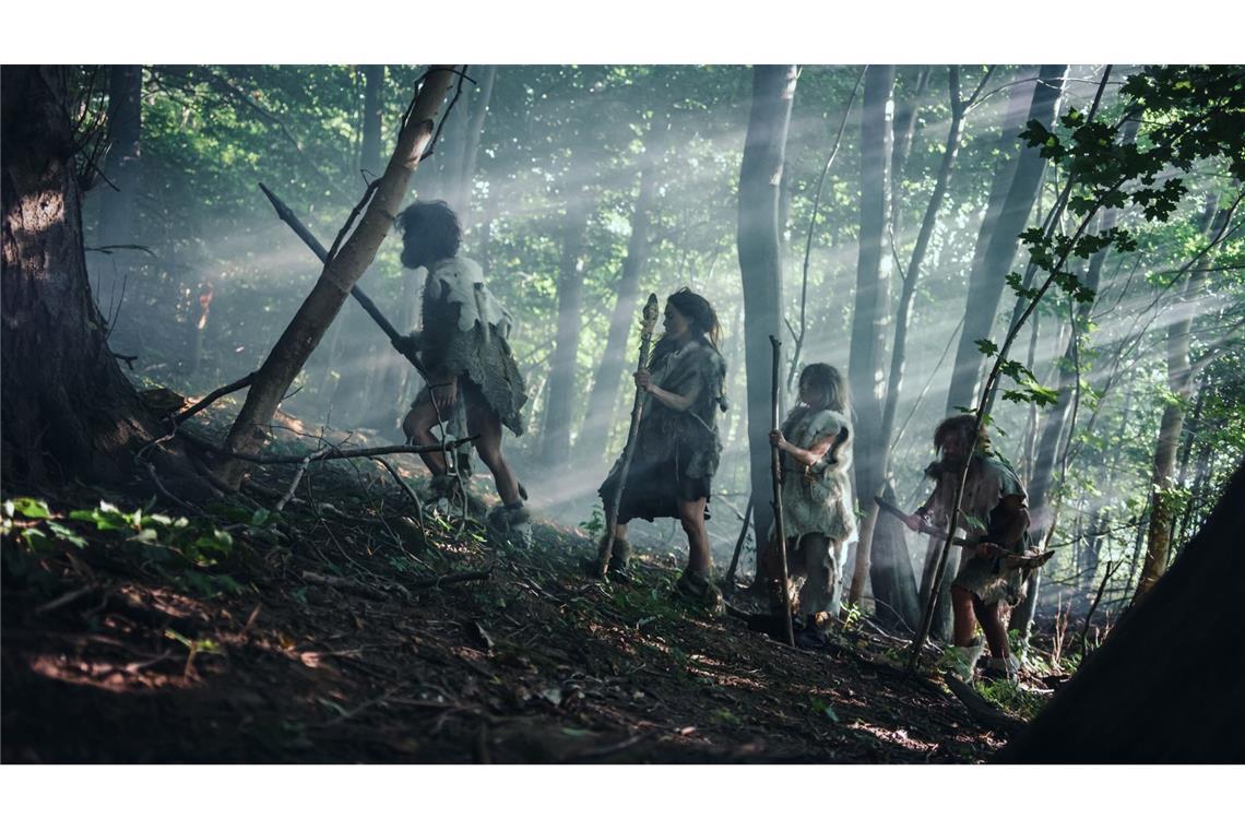 Wann Europa durch die ersten Menschen besiedelt wurde Vor rund 43.000 Jahren erreichten die ersten modernen Vertreter des Homo sapiens aus Afrika über den Nahen Osten entlang der Donau kommend Mitteleuropa.