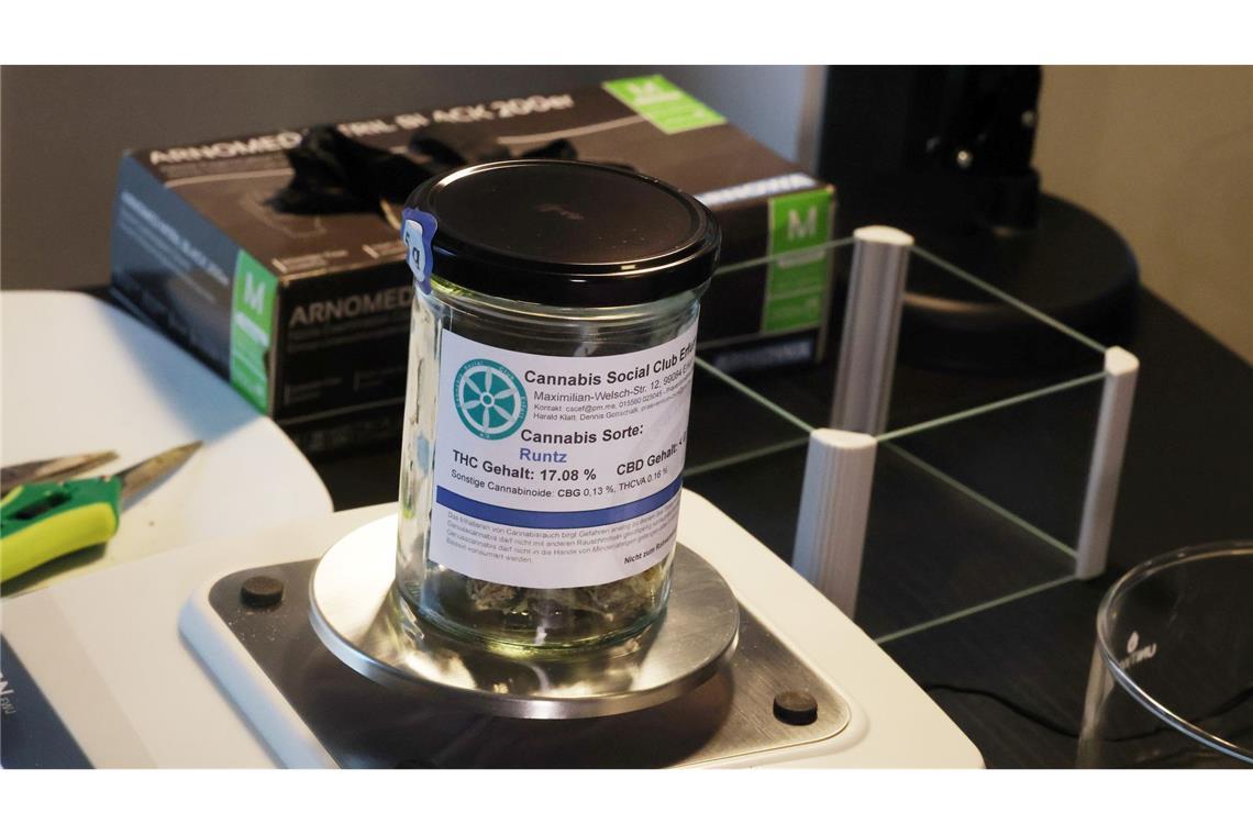 Union drängt auf Änderungen beim Cannabisgesetz Vor wenigen Tagen wurde im Cannabis Social Club Erfurt erstmals Genusscannabis an Vereinsmitglieder ausgegeben.