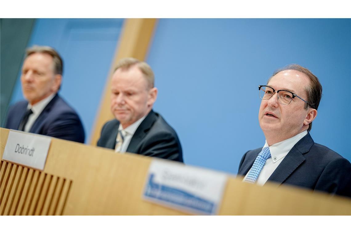 Vorsitzender der Innenministerkonferenz von Bund und Ländern ist aktuell Hamburgs Innensenator, Andy Grote (M). (Archivbild)