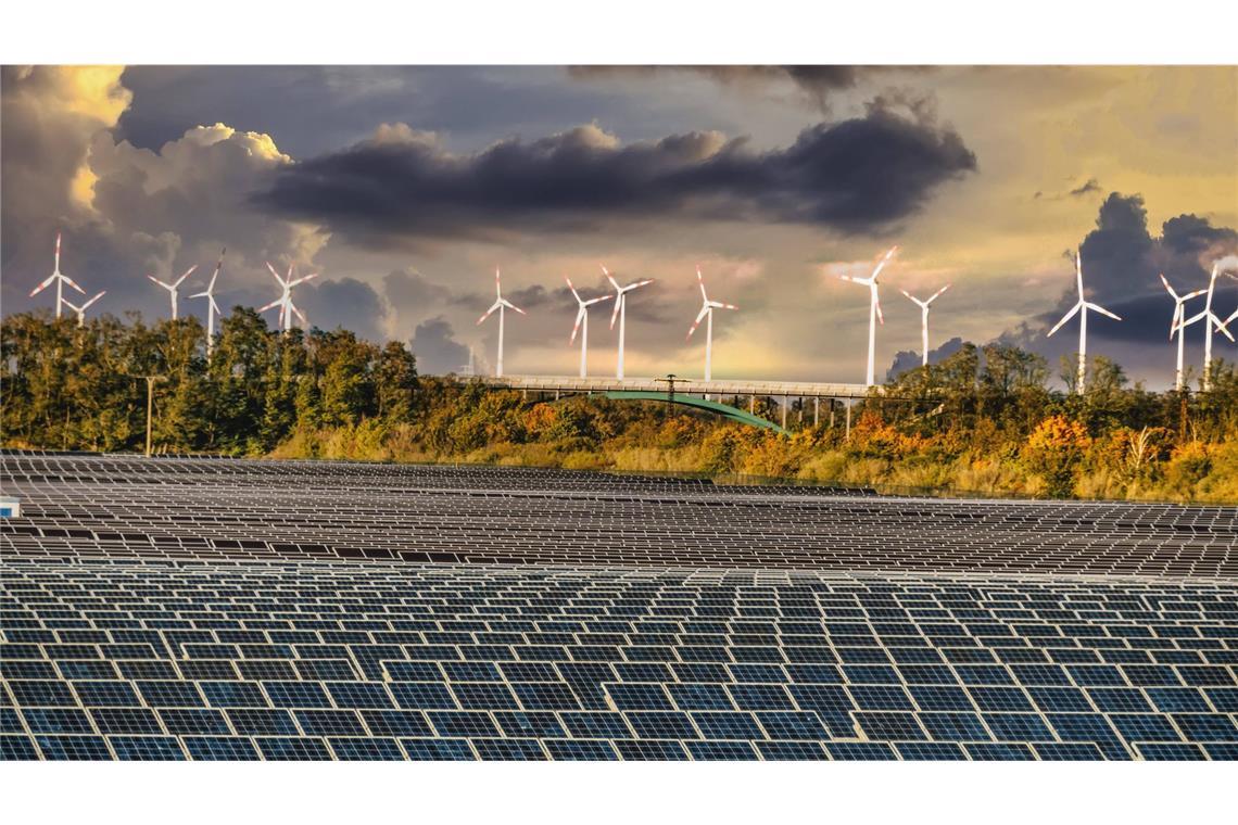VW will Engagement in Wind- und Solarparks weiter ausbauen VW möchte in Wind- und Solaranlagen investieren und dafür sorgen, dass E-autos mit grünem Strom fahren. (Symbolbild)