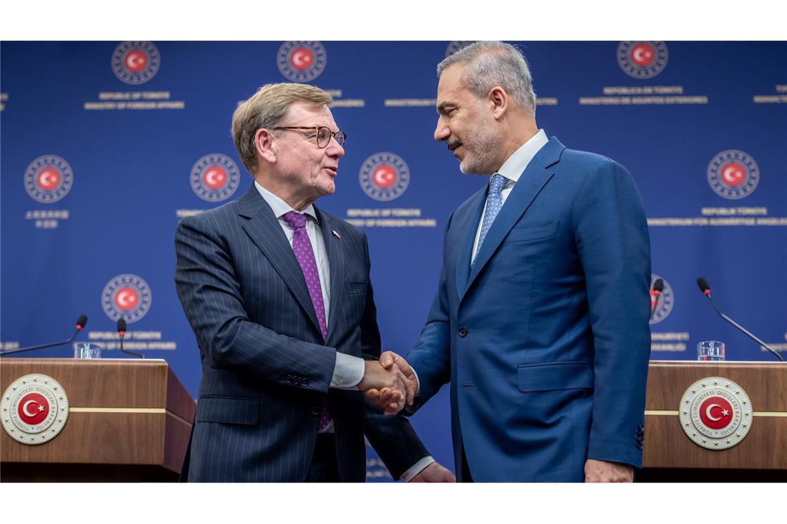 Wadephul setzt in Ankara Zeichen für enge Partnerschaft Wadephul sagte, er stelle immer wieder fest, dass es sehr viel übereinstimmende Interessen mit der Türkei gebe.