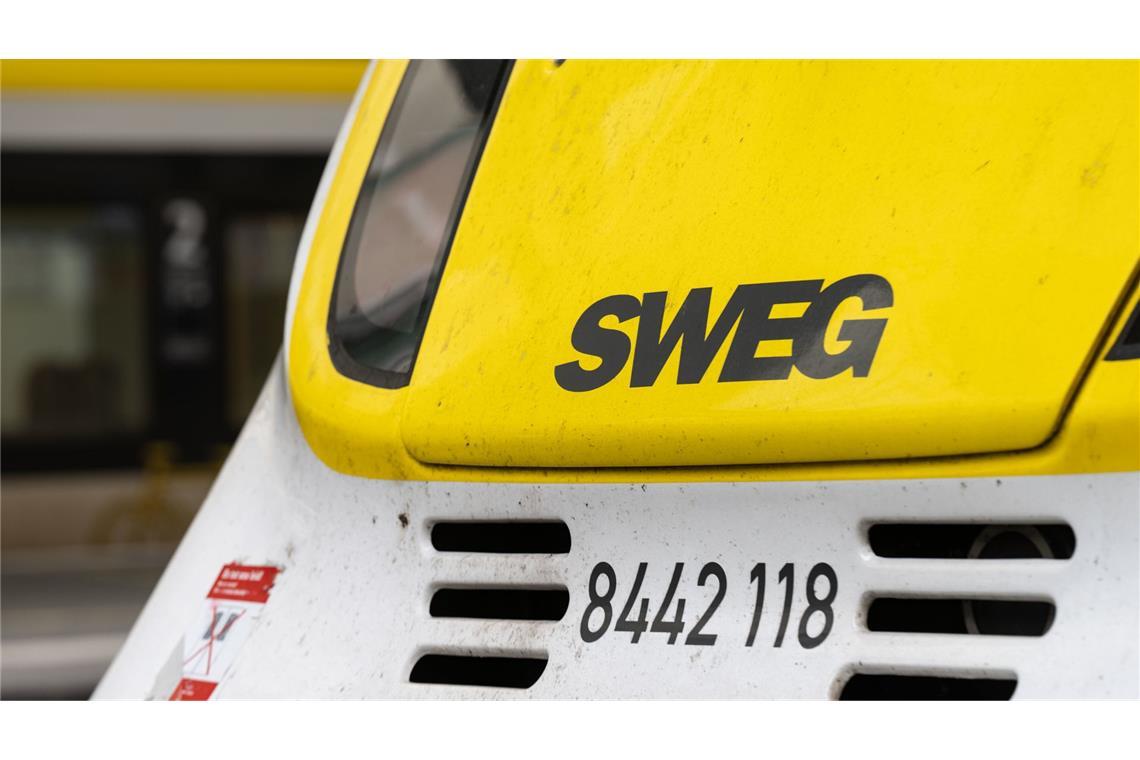 Zug verliert Tür während Fahrt – Fahrgast startet Fehlerkette Während der Fahrt hat ein Regionalexpress eine Tür verloren. (Symbolbild)