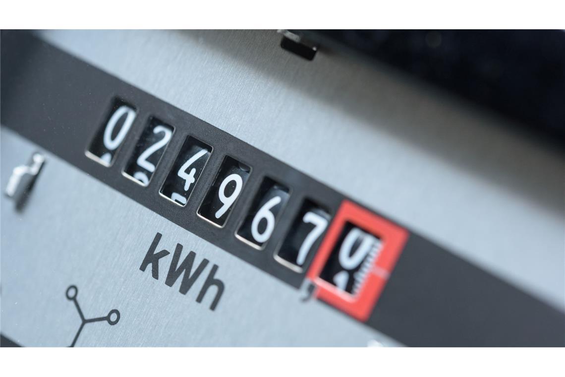 Während der sonnenarmen Zeit sind die Strompreise im Großhandel Ende 2024 kurzzeitig auf mehr als 900 Euro pro Megawattstunde gestiegen (Symbolfoto).