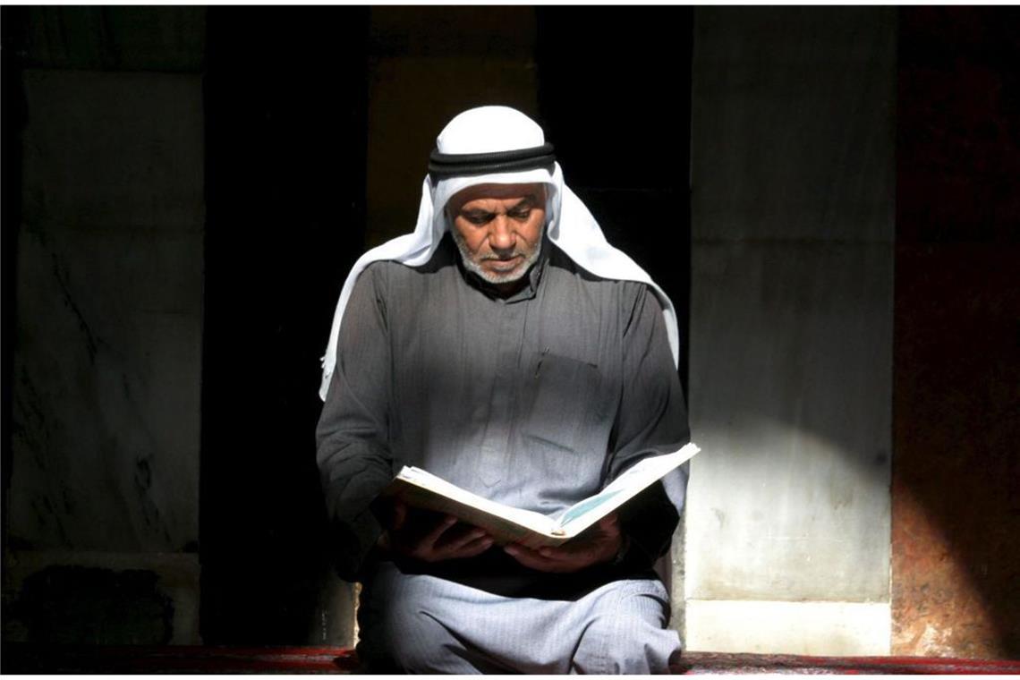 Während des Monats Ramadan sind Muslime verpflichtet von der Morgendämmerung bis zum Sonnenuntergang zu verzichten.