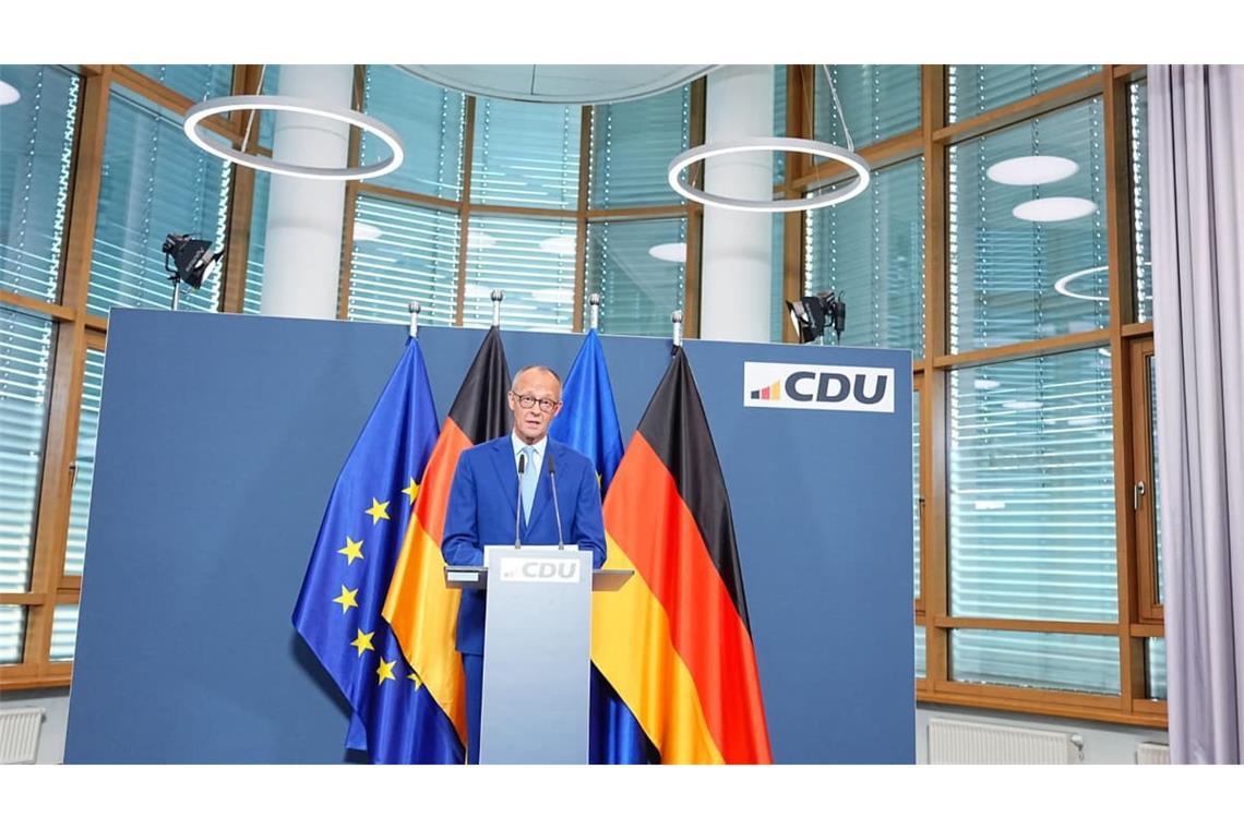 Wahlen aus Bundessicht - CDU: 20.09.2026, Berlin: Bundeskanzler Friedrich Merz (CDU) spricht nach den Wahlen in Berlin und Mecklenburg-Vorpommern im Konrad-Adenauer-Haus. Am Sonntag (20.09.2026) fanden in Mecklenburg-Vorpommern und Berlin die Wahlen zum Landtag beziehungsweise Abgeordnetenhaus statt.
