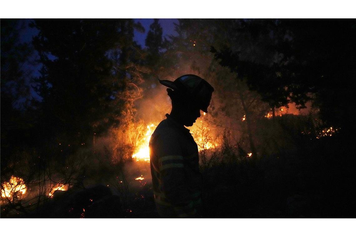 Brände bei Jerusalem laut Feuerwehr unter Kontrolle Waldbrände bei Jerusalem.