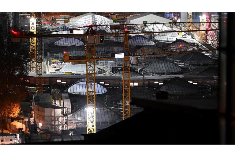 Wann gehen im neuen Stuttgarter Tiefbahnhof auch offiziell die Lichter an?