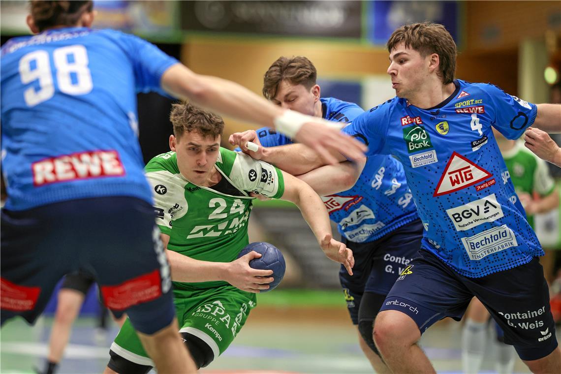 HC Oppenweiler/Backnang schafft mit souveränem Auftritt einen klaren Sieg War kaum zu bremsen und am Ende Spieler des Spiels: Lukász Orlich, der sechs Tore zum Heimsieg beisteuerte. Foto: Alexander Becher