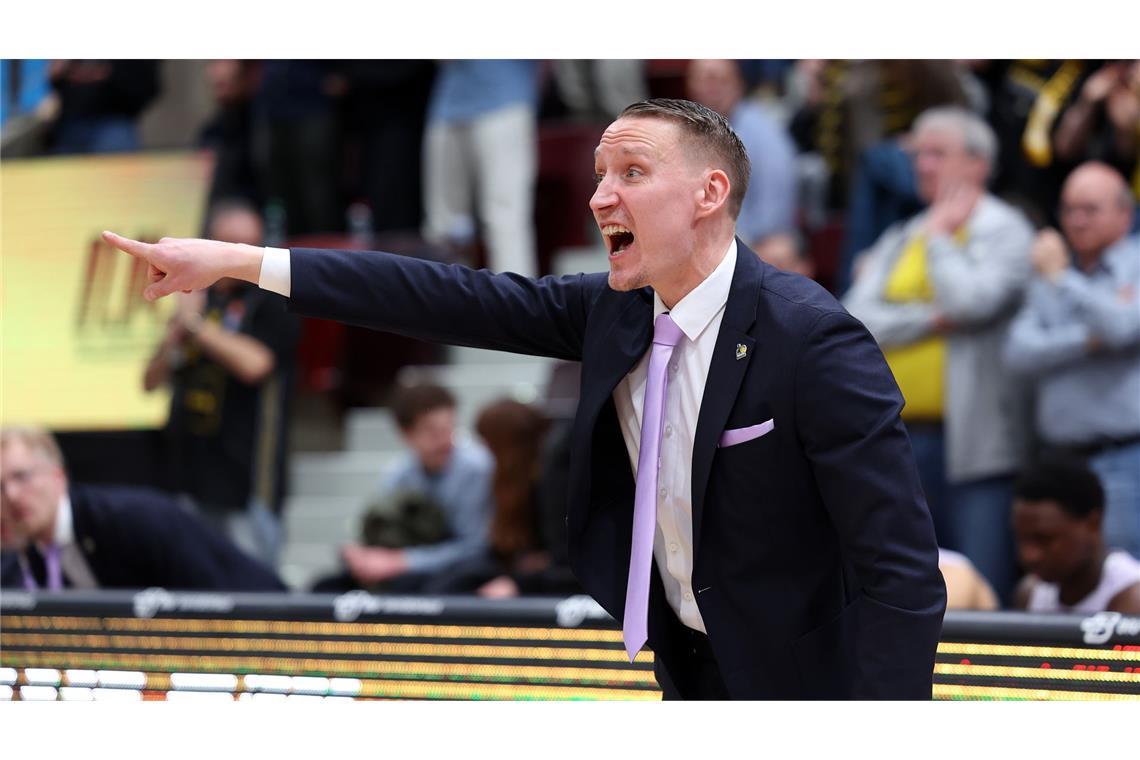 War mit der Defensive seiner Riesen nicht zufrieden: Trainer Mikko Riipinen