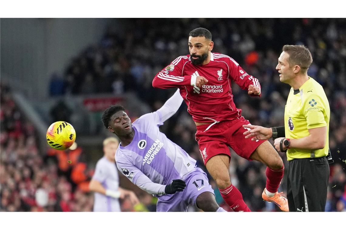 War nach seiner Einwechslung um Offensivaktionen bemüht: Mohamed Salah (in Rot).