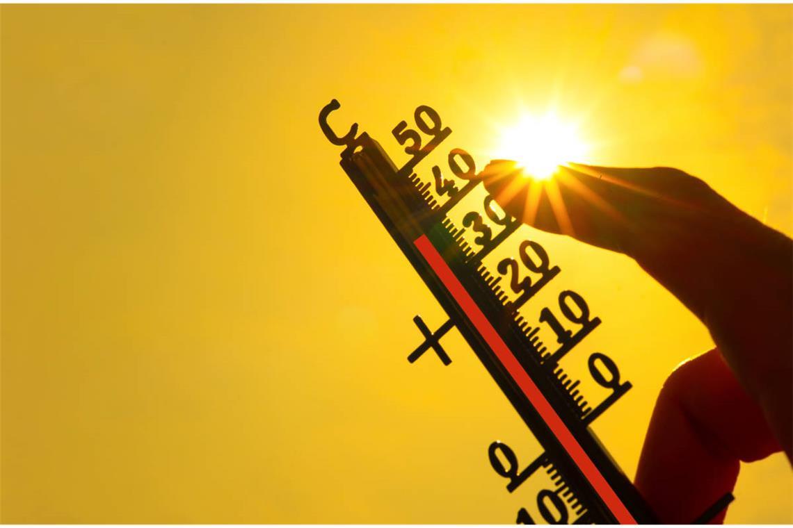 Warum Deutschland gerade unter extremer Hitze leidet, welche Wetterlage dahintersteckt und weshalb die Belastung in den kommenden Tagen noch deutlich zunehmen könnte.