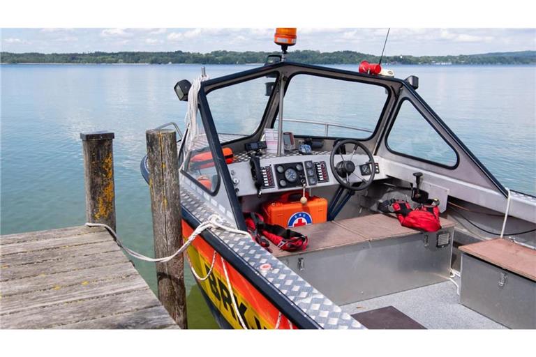 Wasserwacht in Bayern: 15 Monate nach einem tödlichen Unfall auf dem Starnberger See ist die Leiche eines Studenten geborgen worden (Symbolfoto).