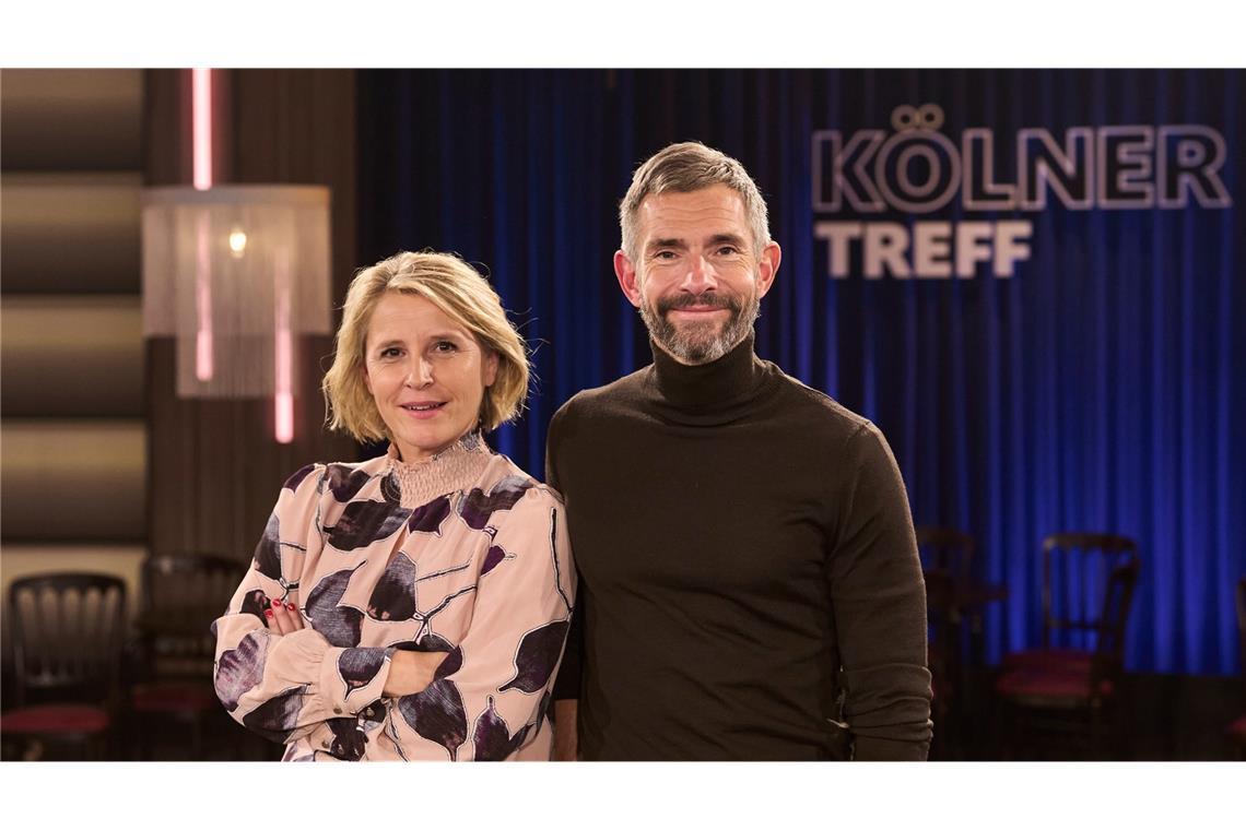 Gäste & Themen heute im Kölner Treff WDR Fernsehen KÖLNER TREFF, am Freitag (13.12.24) um 22:00 Uhr. Die Moderatoren Susan Link (l) und Micky Beisenherz.