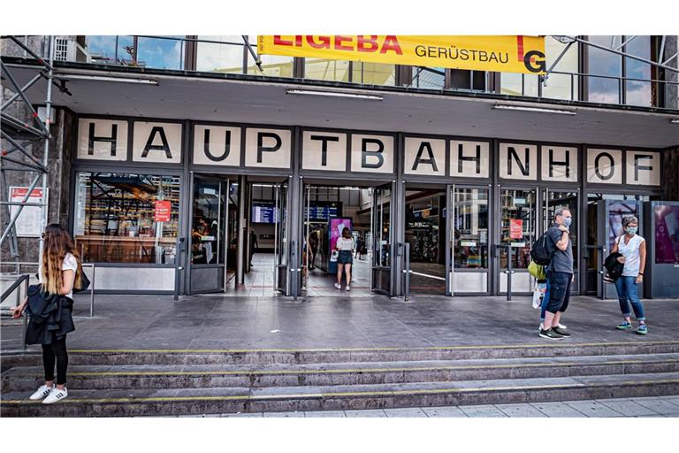Wegen Bauarbeiten wird der Ulmer Hauptbahnhof Anfang 2026 für vier Wochen lahmgelegt.