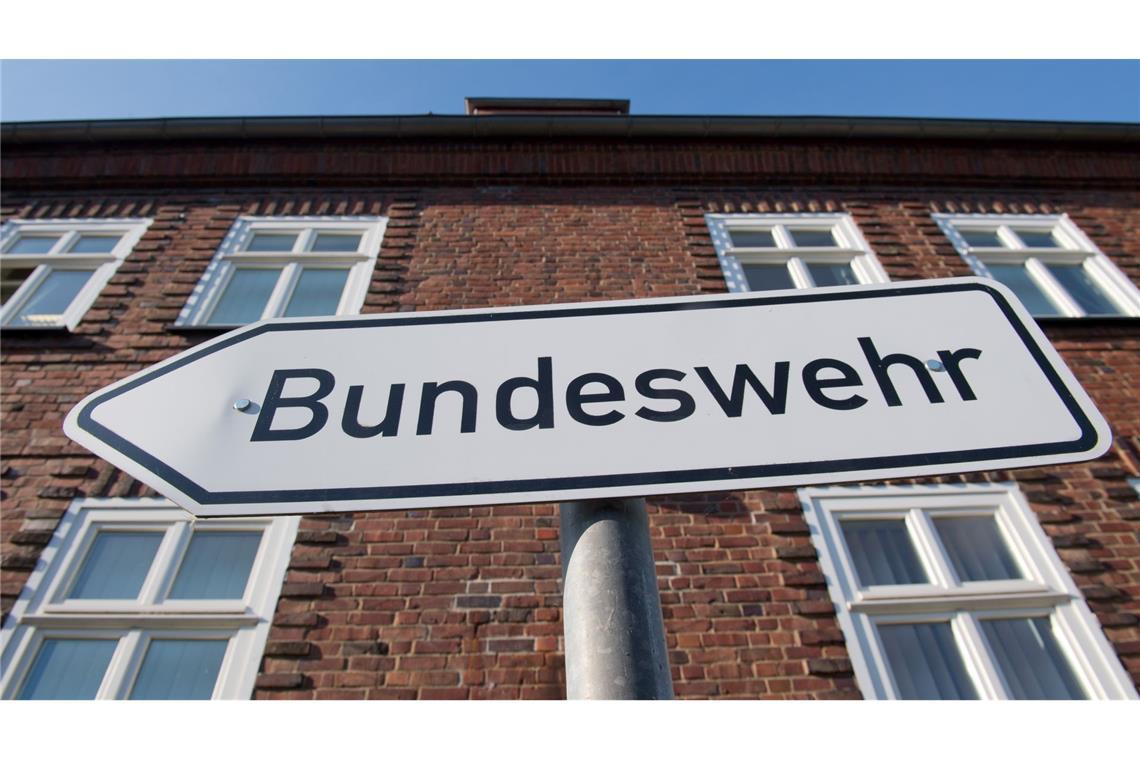 Ministerium: Umwandlung von 200 Militär-Standorten gestoppt Wegen der Bedrohung durch Russland hatte die Nato ihre Verteidigungsplanungen geändert. Für die Bundeswehr bedeutet das: Sie braucht mehr Platz. (Symbolbild)