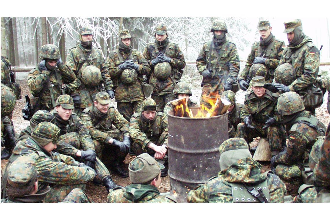 Wegen der harten Winter wird die Gegend um Münsingen manchmal auch Schwäbisch Sibirien genannt – auf dem Foto meint man das spüren zu können. Auf dem Umschlag von Joachim Lenks Buch über den Truppenübungsplatz ist dieses Bild zu sehen, und der Titel lautet entsprechend: Letzter Appel in Schwäbisch Sibirien.