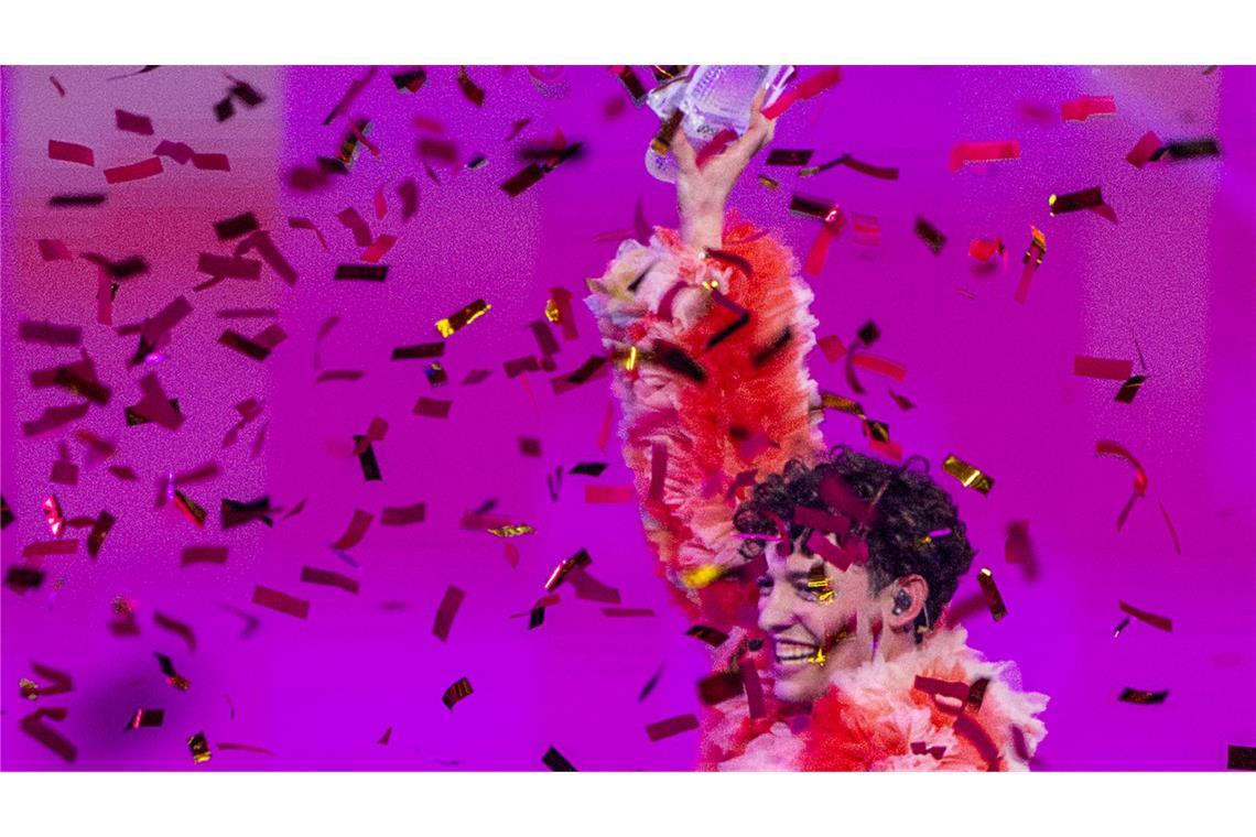 Wegen der voraussichtlichen Teilnahme Israels am nächsten Eurovision Song Contest gibt der Schweizer ESC-Star Nemo den Pokal für seinen Sieg im Jahr 2024 zurück. (Archivbild)