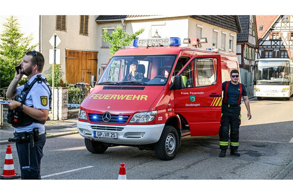 Explosives Gefahrgut legt A8 lahm – Evakuierungen und Stau