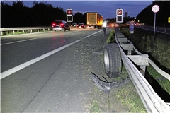 Wegen eines Unfalls musste eine Teilsperrung auf der B14 Fahrbahn eingerichtet werden. Foto: 7aktuell.de/Kevin Lermer