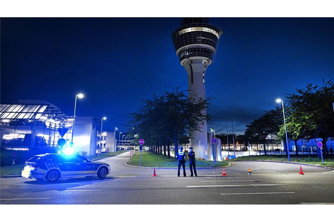 Wegen Feueralarms wurde der Flughafen-Tower evakuiert.