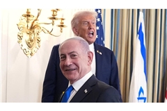 Wegen Israels Eskalation im Libanon soll US-Präsident Donald Trump Benjamin Netanjahu (vorne) in einem Telefonat scharf angegangen sein (Archivfoto).