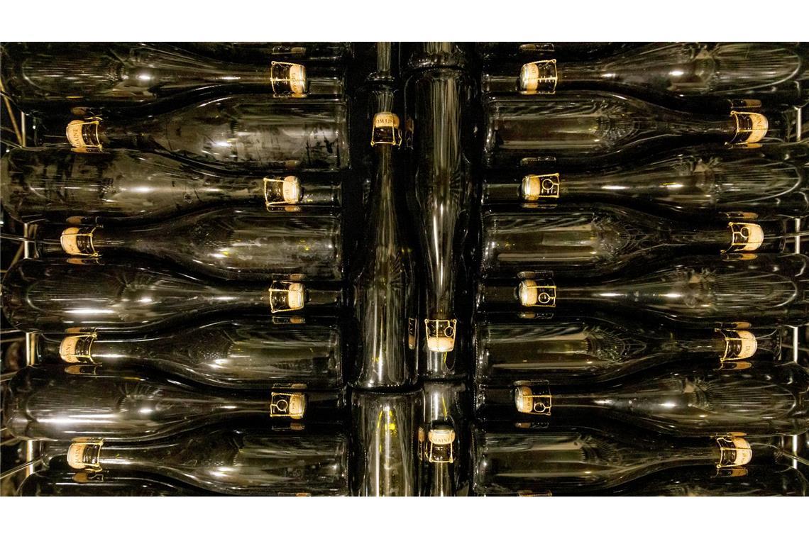 Champagner-Laune lässt nach Wegen stark gestiegener Preise kaufen manche lieber Crémant als Champagner. (Symbolbild)