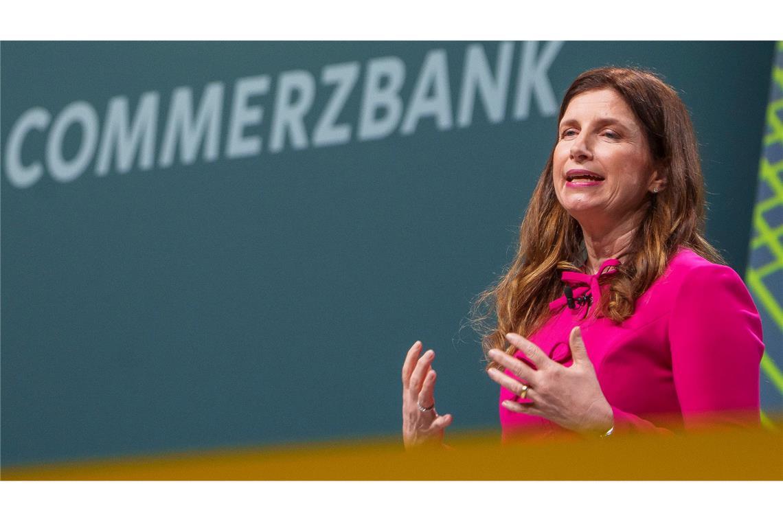 Wehrt sich gegen eine feindliche Übernahme: Commerzbank-Chefin Bettina Orlopp. (Archivbild)