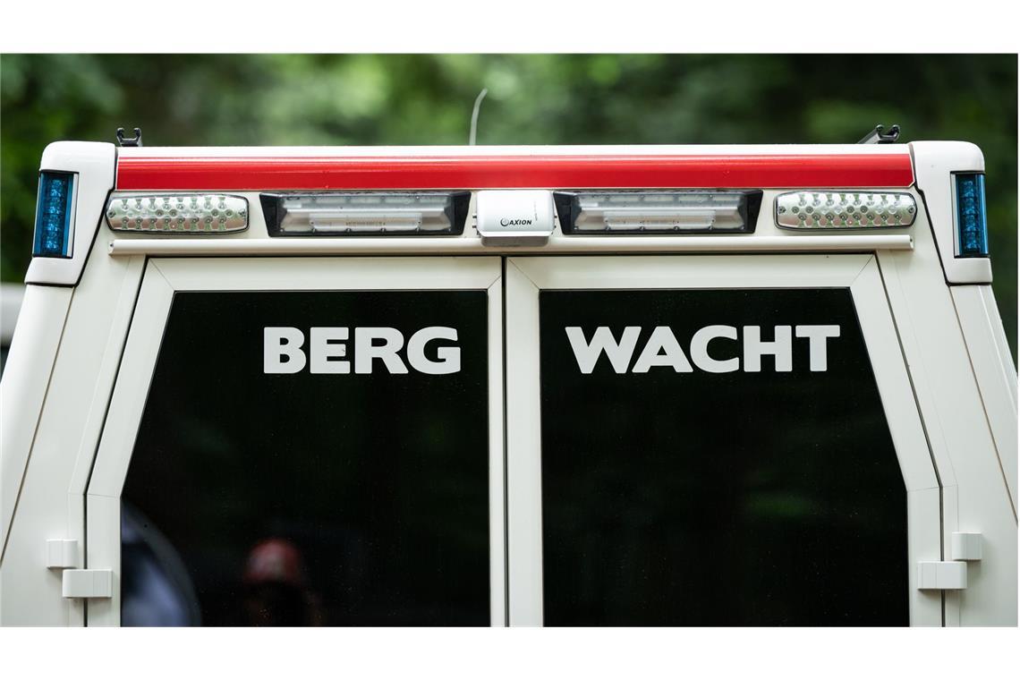 Weil es stark schneite und wegen des schwierigen Geländes wurde die Bergwacht dazugerufen.