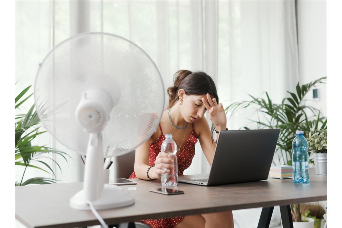 Hitze am Arbeitsplatz: Diese Regeln gelten Welche Regeln und Rechte gelten bei Hitze am Arbeitsplatz?