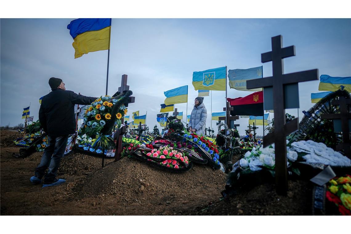 Ausweg gesucht: Der Ukraine-Krieg als Wahlkampfthema Welcher Weg führt aus dem Ukraine-Krieg heraus? Die deutschen Parteien sind sich uneins. (Archivbild)