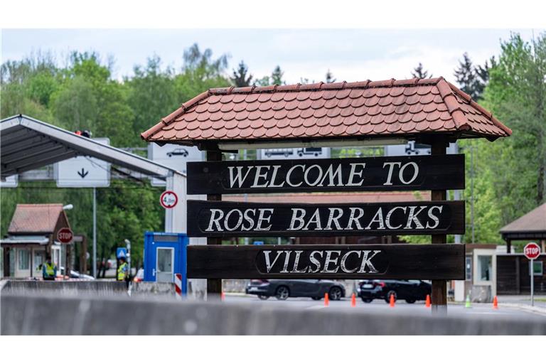 "Welcome to Rose Barracks Vilseck", steht am Eingang zum US-Standort in der Oberpfalz. Das US-Verteidigungsministerium hatte angekündigt, rund 5.000 der etwa 39.000 in Deutschland stationierten US-Soldaten abzuziehen.